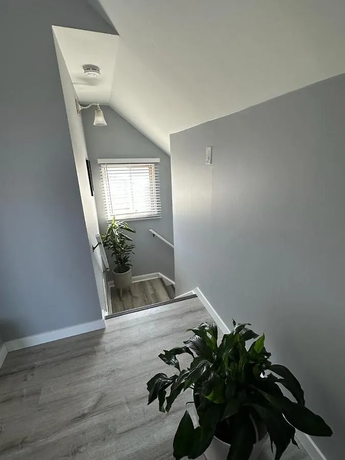Private - 2 Bedrooms 2 Beds Sleep 4 In Winnipeg 0*,