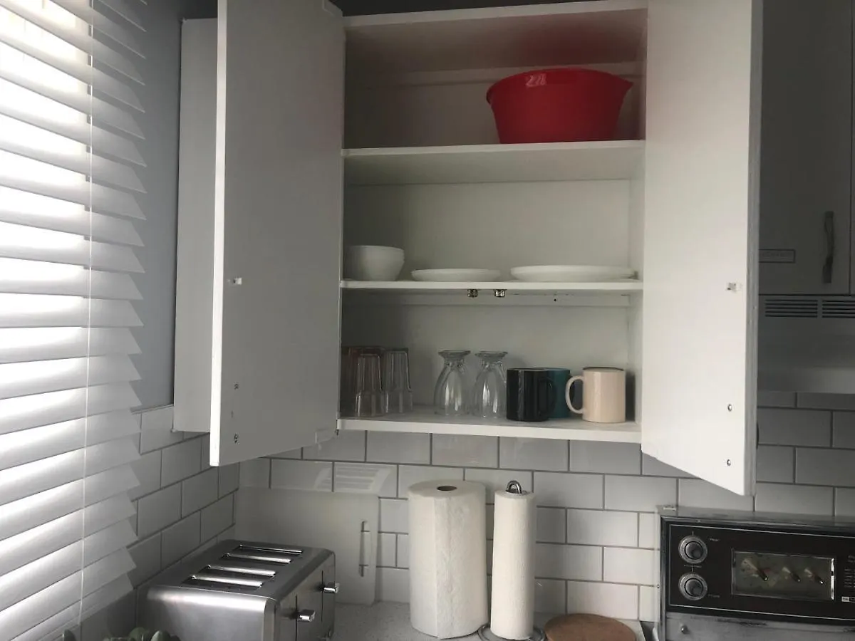 Private - 2 Bedrooms 2 Beds Sleep 4 In Winnipeg 0*,  Canada